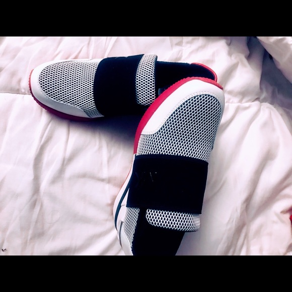 MK Slip On - Picture 2 of 4